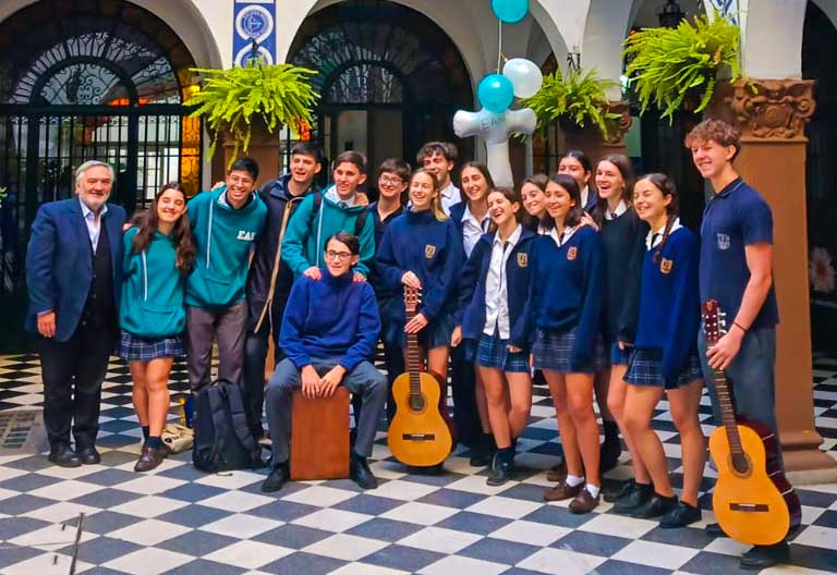 ESCUELA ARGENTINA MODELO