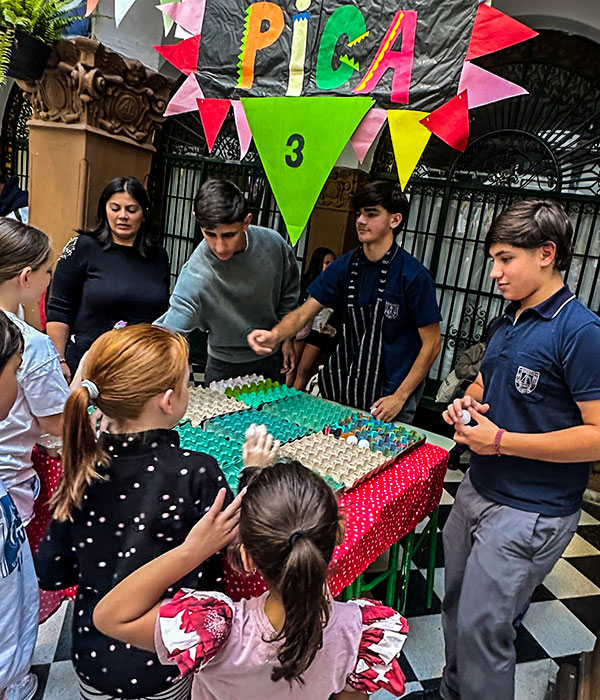 ESCUELA ARGENTINA MODELO