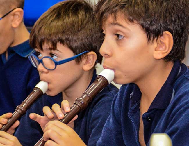ESCUELA ARGENTINA MODELO