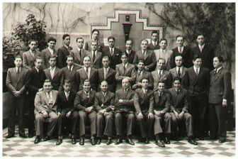 PROMOCIÓN 1936 • ACHAVAL, Carlos Pedro Ma. ALVAREZ NOQUE, Luciano Enrique. ARANCIBIA RODRIGUEZ, Alfredo. ARECO, Ricardo Antonio. BADARACCO, Roberto Ernesto. BARRAGAN, Luis Arturo. BERNARDO, Alberto. BONFANTI, Mario Alberto. BONOMI, Roberto Wenceslao. BOSISIO, Angel Luis. BULLRICH, Rodolfo. CANTON, Eliseo Héctor. CENTENO, Ángel. CORSETTI, Augusto Tomás. DARBON, Jorge Luis. DELFINO, Guillermo Antonio. DI SALVO, Liborio. DONATO, Santiago Angel. DUHAU, Enrique Juan. ETCHEPARE, Juan María. FERNANDEZ, Francisco Alberto. FERRO RECAGNO, Horacio Julio. FOSTER, Marcelo. GHERSA, F. Pedro. GONZALEZ, Mario Héctor. GOÑI DURAÑONA, Mario Aristóbulo. LACAU, Carlos Alfredo. LAVALLE MEYER, Floro Diego R. LEZICA, Juan Ramón de. MARQUEZ, Roberto. MENDONCA ARIAS, Guillermo Jorge. MENDONCA GIMENEZ, Rodolfo Manuel. MICHAEL, Eduardo E. ONETO, Juan Francisco. OTAMENDI, Enrique A.T. PEDACCI, Jorge Alberto. PIÑERO, Jorge Luis. POSADAS, Alejandro. POSADAS, Carlos. RECONDO, Juan Alberto. RODRIGUEZ CERRUTI, Osvaldo C. RUIZ, Marcelo A. SALAS, Mariano. SANTA COLOMA, Federico M. SCHENSTROM, Jorge Otto. SCHOO DEVOTO, Dionisio T. SIMONDINI, Manuel Eduardo. SPILLMAN, Guillermo Ricardo. SPINELLI, Emilio Argentino. TADDEO, Horacio Ambrosio. TAGLAFERRO, Jorge. TEGAMI ESPINOSA, Marcelo A. TORRA CASARIEGO, Raúl Mario. TORRE, Jorge Calixto de la. TRONCONI, Víctor Alejandro. TRONCOSO, Carlos Augusto. VANNELLI, Andrés Alejandro.