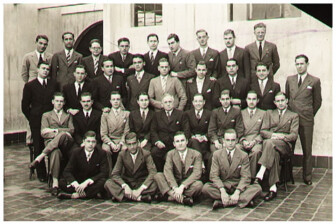PROMOCIÓN 1938 • ALBORNOZ, Roberto Domingo. ALLEN, Alejandro Miguel. ARIGOS CALDERON, Amadeo A. BARRANCOS Y VEDIA, Leónidas. BOZZI, Leonel. BRUÑOL, Miguel Angel. BUSCO, Antonio C. CAHN, Ralph. CESAR ALEMAN, José M. COSTA, Aurelio José. COSTA MENDEZ, Nicanor. DE NOBILI, Humberto O. DEAMBROSI, Homero Santiago. DIAZ, Eduardo P. DODERO, Pedro Nicolás M. ETCHETO, Pedro Carlos. FERNANDEZ VIDAL, Eduardo. FERRINI, Jorge Javier. FRIGERIO, Rodolfo. GOMEZ CAINZO, Adolfo R. GOÑI DEMARCHI, Carlos A. GRASSINI, Miguel. GREEN, Ricardo B. HOUSSAY, Héctor E. ISAURRALDE, Ovidio E. KELLER, Emilio Alberto. LAVAO VIDAL, Osvaldo W. LIGHTOWLER STAHLBERG, Jorge. LOPEZ FERNANDEZ, Benigno A. MASTRONARDI, Luis Enrique. MITRE, Emilio. MOLLA FERNANDEZ, Rafael. MONGE GARCIA, Jorge A. MONZON, Pablo. NEWTON, Oscar F. NOVARO HUEYO, José Agustín. OBLIGADO, Jaime Fernando. OTAMENDI, Fernando Juan. PARISI, Enrique Basilio E. PEREZ LLOVERAS, Leopoldo. QUIRNO COSTA, Norberto F. REQUENA, Adolfo. ROCHA, Daniel Osvaldo. RONCHI, Osvaldo R. ROSSELLI, Carlos Alberto. RUBIN, César. RUIZ DIAZ, Adolfo. SAENZ VALIENTE, José M. SALAZAR, Jorge Horacio. SALMUN, Jacobo. SCALA, José Nicolás. SCHOO DEVOTO, Tomás. SERANTES, Alberto J. SOLARI, Horacio J. SOLARI VIVET, Armando. TARASIDO, Alberto M. TERRERO, Jorge Luis. TORRES LACROZE, Federico. TROISE, Emilio Angel. VEHILS, Alberto. VILLAVERDE, José Guillermo. VIÑAS, Humberto F. WEHBERG, Juan H. WILLIAMS, Mariano.