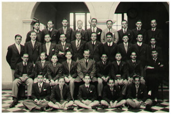 PROMOCIÓN 1942 • ACUÑA, Enrique A. ALONSO, Roberto. ALVAREZ, César Oscar. ALVAREZ MANTEOLA, Jorge. AMOEDO, Marcelo. ARRIARAN, Luciano. ASCONAPE, Jorge J. ASTIGUETA, Luis M. BARONE, Juan Carlos. BONET SADI, Camilo. BOTTARO, Carlos E. BOUBEE, Juan F. BOURDIEU, Juan A. CAMET, Pedro F. CANESE, Guillermo. CAPDEPONT, Gabriel. CARRANZA, Fermín A. CASTRILLON, José A. CICARELLI, Gregorio. CORDERO BIEDMA, Jorge. DE LORENZI, Isidro. DIEZ, Héctor José L. FALETTY, Raúl E. FERNANDEZ LAN, Julio A. FIGUEROA ALCORTA, Joaquín. FIGUEROA ALCORTA, Luis E. FONT, Ricardo M. GAIBISSO, Jorge. GALINDEZ, Alberto. GAMBERALE, Víctor. GARCIA ACEVEDO, Mario. GIMENEZ FITTE, Jorge. GOROSTIAGA, Guillermo. GULLER, Lorenzo. HEINONEN, Esko. HERMANN, Eduardo. LEDESMA AROCENA, Roberto. LEVI, Jorge. MANRIQUE, José Luis. MARCONE, Alfredo L. MARTINEZ BOUQUET, Héctor. MASPERO, Roberto. MIGUEL, Héctor O. de. MOCORREA, Héctor. MORANCHEL, Manuel A. MOSE, Ernesto. OSCAMOU, Juan B.E. PANELLA, Héctor. PASTOR, Aníbal. PAZ, Manuel Carlos. PAZ PEARSON, Samuel A. PEMBERTON, Ernesto H. PIAZZA, Jorge. PODESTA COSTA, Marcos A. RODRIGUEZ LARRETA, Augusto. RODRIGUEZ VILLEGAS, Juan. RUBIO, Horacio L. RUIZ BARLETT, Eduardo Carlos. SANSUSTE, Luis Walter. SAUBIDET, Carlos. SOBOTKA, Otto. STAFFORINI, Horacio. TAGLIAVACCHE, Alberto. TOMASO, Marcelo de. TORTAROLO, Carlos A. UDABE, Carlos. VALVERDE, Arturo. ZEMBORAIN, Saturnino.