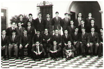 PROMOCIÓN 1967 • ADELL, Oscar Alberto. ALFARO, Carlos Enrique. ALVAREZ TRIFONE, Agustín. AMADO CATTANEO, Roberto. BALBIANI, José Antonio. BAVA, Horacio Jorge. BEAUX, Alberto José. BEN, Eugenio. BOMCHIL GARCIA MARTIN, Máximo L. BRAUN, Pablo. CALA, Eduardo Horacio. CASTAGNINO, Carlos A. CASTIGLIONI, Bruno. CASTRO FANJUL, Carlos A. CERRELLA, Genaro Vicente. CIVALLERO, Alfredo M. COSSIO, Ricardo Juan. DANNA, Livio J.T. DELLEPIANE, Jorge Eduardo. EDELSTEIN, Pablo D.S. FABBIANI, Raúl A. FERNANDEZ, José María. FRANCK, Carlos M. FRANCO, Ramón Horacio. GHIRALDO, Esteban Alfredo. GOMEZ, Armando Enrique. GOMEZ, Francisco José. GONZALEZ CARVAJAL, Héctor Oscar. GRIFFI, Eugenio H.J. GRILLO, Guillermo A. GRIMALDI, Arturo J.M. GUEVARA, Raúl J. GUZMAN, Raúl Martín. HERNANDEZ, Prudencio A. HOTER, Guillermo R. JORDANA, Carlos Enrique. LAMBERT, Ronaldo Pedro. LAXAGUE, Juan Carlos. LEIGUARDA, Joaquín. MACHADO, Ricardo Gonzalo. MALLMANN, José Esteban. MARTINEZ, Edgardo Julio. MARTIRE, Horacio. MENDEZ, Enrique Adrián. MICHELOUD, Eduardo Alberto. MORGAN, Jorge Julián. NICASTRO, Carlos Alfredo. ORTEGA, Fernando José. PEREZ MENDOZA, José Luis. QUINTANA, Alberto Ramón. QUINTANA, Eduardo Jorge. REAL, Marco Aurelio. REMORINO, Mauricio Ricardo. ROCCATAGLIATA, Ernesto. RODRIGUEZ MOLNAR, Héctor G. ROSANO, Roberto Oscar. SCHIAVONE, Alfredo Emilio. SILVETTI, Ricardo Juan. TADDEO, Horacio Carlos. VALLDENEU VOLTA, Jorge Juan. VAZQUEZ, Patricio. VILLAR, Néstor Luis H. ZACCHI, Enrique Guillermo. ZEMBORAIN, Luis. ZOLEZZI, Ángel Carlos.