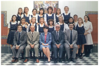 PROMOCIÓN 1986 • ACERO NALI, Ana Victoria. ALFASSO, Georgina Paola. ALVARADO, Paula. AMIL MARTIN, Sebastian J. ARAUZ, Alejandro D. ARIAS, Guillermo M. BAIBIENE, Matías. BARZI, Guillermo. BASTONE, Karina Paula Luisa. BENGOLEA MAGUIRE, Facundo M. BOSCHELLI, Andrea Paula. BRIANO, Cesar A. BUGNARD, Enrique Juan S. CALVO BRUNI, Gonzalo V.M. CANDELORO, Alejandro O. CASH, Rafael. DELLEPIANE, Isabel. DEVOTO, Andrés G. DOTTORI, Sandra Virginia. ESTRADA, Alejandro. ESTRADA, Alejandro C. ETCHEGARAY, Gastón. FILLOL, Gustavo. GEORGALOS, Alejandro M. GITTO, Christian G. GOMEZ PUEYRREDON, Patricia. GONZALEZ CUETO, Carolina Ma. KUGLER, Nicolás D. LANUSSE, Antonio Roberto. LAVIE PICO, Enrique V. LAVIERO, Irma Viviana. LOCANE, Alejandro H. LOCATELLI, Mariano E. LOPEZ BELSUE, María Inés. MAGNASCO, Sebastián. MARTELLI, Constanza. MARTINEZ ALVAREZ, Ma. Eugenia. MICHELLI, Alicia Aurelia. ONETO, Mariano. PANZARASA, Patricia Gabriela. PASCHERO, Leandro. PERALES, Diego Luis. PIERES, Juan José. QUERIO, Tomas Esteban. RALDUA, Miguel A. RES, Karin. ROBLES, Graciela Alejandra. RODRIGUEZ LARRETA, Mariano. ROMAN, Mariano J.A. ROMERO, Juan Manuel. SAIN, Juan Pablo. SALINAS, Carlos F. SEGURA, Agustín P. M. SEMBEROIZ, Ana Inés. VERDIER, Christián M. WILLIAMS, Constanza María.