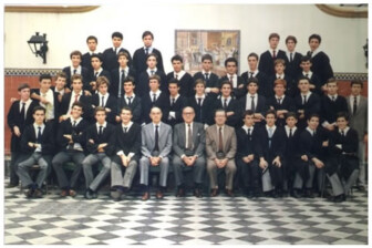 PROMOCIÓN 1987 • ABUD, Marina. ACEVEDO, Pablo C. ACHAVAL, Gonzalo J. ALEMAN, Gastón F. ALFASSO, Claudio M. ALVAREZ ETIENNE, Lorena Ma. ARES, Juan Pablo. BAÑARES, Pablo. BARCIA, Gustavo F. BARRA, María Eugenia. BARRANDEGUY ORESTE, Carolina. BARROETAVEÑA, Ignacio M. BARTON, Cynthia. BIEDMA, Cristián. BIQUARD BRAUN, Catalina. BOSCOLO, Rodrigo. BUSSO CASATI, Carolina Inés. BUTTARO, Martín A. CALLE, Amneris. CAMPITELLI, Florencia. CANCLINI, Fernando Ezequiel. CAPDEPONT, Santiago. CERVILLA, Francisco J. CIMA, Valeria. CRISTIANI, Pedro A. DAMSKY, Isaac Augusto. DE IRIONDO, Agustín. DE RIDDER, Carlos E. DECHIARA, Carolina. DOMINGUEZ LEMOINE, Joaquín. DOTTORI, Patricia Fernanda. DOTTORI, Paula Andrea. EDI, Andrea Karina. FERRARI, Paula E. FRAGA, Paula M. FRERS, Germán. GELLY Y OBES, Carlos María. GITTO, Alexis. GRAMUGLIA, María Eugenia. GRECCO, Pablo G. HERRERA, María Luján. HERRERA, Ximena. IRIONDO, Agustín de. JAUNARENA, Carlos M. KLEIN, María Verónica. LALOR, Eduardo. LOSADA, Jimena Carmen. MARCILESE, Simón. MAZZA, María Rosa. MENDEZ, Daniela. MIELNICHUK, Paulo. MILEO, Mariano. MOLINE O'CONNOR, Enrique. MURATURE, María Eugenia. NAZAR ANCHORENA, Yanina. NIN MITCHELL, Antonio. OSORES SOLER, Estanislao. PASTORINO, Alberto N. PEREZ TORT, Inés. PICO, Jorge Eduardo. PINEDO, Mariano. PINI, José Enrique. QUIRNO MAGRANE, Diego. RAFFINETTI, Francisco. RAMOS, Natalia. RAMOS MEJIA, Gonzalo J. RATTO, María Eugenia. RIVERA, María Gabriela.