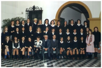 PROMOCIÓN 1988 • ALVARADO, Martina. ALVAREZ GAIANI, Mariana Silvina. ANSELMI, Paula Verónica. ARIAS, Juan Manuel. AULICINO LA SALVIA, Ma. Mercedes. AVERSA, María del Valle. AVILA, Juan Cruz. BARCHI, Nicolás. BARCIELA, Carlos María. BARRERA, Daniel Raúl. BARZI, Martín. BRIANO, Cecilia. BRIONES, Guillermo Horacio. BRUZZONI, Santiago Javier. CABAS, Silvia Anatilde. CARBALLES, Rogelio Antonio Patricio. CARDENAU, Juan Bautista. CEVEY, Diego Antonio. CHUTE, Moira. COLLAZO VIDAL, Lucía. CUCCIA, Virginia. DARTIGUELONGUE, Gastón María. DAVILA, María Ximena. DE PABLO, Cecilia María. DE SENA, Claudia Vivian. DEVOTO, María Florencia. DURAN COBOS, Eva. ESTRADA, Nicolás Angel de. FAVELUKES, María Teresa. FERRARI TORRES, Matías Javier. FERREIRA GUERRICO, Alejandro Diego. FONT SARAVIA, Ricardo Francisco. GARCIA URIBURU, Azul Marina. GASCON, Diego Martín. GAYARRE GALINDO, María Luisa. GINGINS, Luciana. GOMEZ PUEYRREDON, Ivonne. HUME, Paula. ILLESCAS, María de la Luz. INFANTE, Federico Carlos. INFANTE, Juan Manuel. JUAREZ, Damián Claudio. KARIS, Alejandra Inés. LAINZ, Matías Enrique. LOPEZ LECUBE, Alejo Patricio. LOPEZ TILLI, Alejandro Miguel. MANZELLA, Eleonora María. MARAFUSCHI, Pablo. MIRI, Guido Nicolás. MOLINA VIAMONTE, Juan José. MONTELATICI, Gastón. MORONI, Lisandro Gastón. MÜLLER, Mariana. PASTORINO, María Victoria. PEFAURE, Sofía Catalina. PERERA, Mariano. PERO TABORGA, Vivian. RESINO, Ramiro. RODRIGUEZ BAUZA, Ana. RODRIGUEZ LARRETA, Ramiro. ROLANDI, Fernando Sebastián. ROMERO CAJAL, María José. ROSSI, Daniel Leonardo. RUPRECHT, Bárbara. SACHERI, Soledad María. SALOM, Verónica. SANCHEZ MOLINA, Alejandro. SEGHEZZO, Matías Miguel. SENA, Claudia Vivian de. SOLARI, Cecilia. SOTO, Adrián Federico. SQUASSI, Juan Antonio. TRIGO, María Florencia. VACA Y AVILA, María Penélope. VIGIL, Pablo. VIRASORO, Enrique. ZAMBRANO, María. ZARATE, Luis Ernesto. ZAVALLA, Sebastián. ZOROZA LYONNET, Consuelo.
