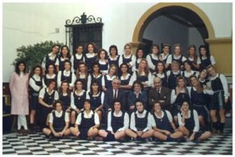 PROMOCIÓN 1989 • ABUD, María Magdalena. ALABUENAS, Mauro Gastón. ALLENDE, Fernando Aníbal. ALVAREZ, Elena Gloria. ALVAREZ VERGARA, María Florencia. BANCI, Hernán. BARRA, Valeria. BARRERA, Jacqueline. BENETTI, María Florencia. BERTORA, Valeria Eda. BESADA, María Teresa. BISI, Diego. BOCARDI, Claudia Graciela. BOSCHELLI, Melina Laura. BOSCOLO, Matías. BREA, Sonia. CAFICI, Máximo Enrique. CALVIÑO PESCE, Graciela S. CALVO, Federico Luis. CANCLINI, Joaquín Rafael. CANDIA, Clara. CARDARELLI, Horacio F. CHIARADIA, Paula. COURTIS, José María. CUNEO, Sebastián. D’AMORIN LIMA NOVO, Alicia Inés. DELFINO, Alejandro Antonio. DI GUGLIELMO, Ignacio. EDI, Silvina Adriana. ESEVICH SANCHEZ, María Cecilia. ETCHEBEHERE, Juan Facundo. FEGAN, Federico. FERNANDEZ IGARTUA, Miguel B. FRAGA, Mariana. GOMEZ OBLIGADO, Hernán. GUGLIELMINO, María Pía. GUTIERREZ, Francisco Javier. HERRERO, Paula Beatriz. INTROZZI, Christian Darío. JUNOR, Federico. LIGHTOWLER STAHLBERG, Balbina. LUCO CONTESTIN, María Pía. MALAUREILLE PELTZER, Facundo. MAYOU, Juan Armando. MENENDEZ, María Victoria. MIGUENS, Ricardo Luciano. MONTES DE OCA, Mercedes. MURRAY, Miguel Patricio. OSORES SOLER, Bárbara. PAATS RUIZ GRIMAU, Lucila María. PALOMEQUE, Gustavo Mario. PANDO, Agustina. PAOLINI PALACIOS, Ariadna Marcela. PEREYRA IRAOLA, Germán. PETAZZI, Paula. PFISTER ALURRALDE, Eleonora. RAMOS, Ezequiel. RODRIGUEZ BAUZA, Santiago. RUBIO HERRERA, Ester. SANGUINETTI, Ana Mercedes. SARTORIO, Ana Carolina. SCHINDLER, Alejandro Horacio. SHAW, Tania. SILVETTI MURRAY, Sebastián. SLOSSE, María Marta. SOLARI, Fernando. STEFANI, Juana Mirta. TAIANA, Diego Ezequiel. TOMASSINO, Patricia Inés. VALLEE, Juan Jorge. VAZQUEZ, Gonzalo Hernán. VAZQUEZ BALLESTRASSE, Gonzalo H. VERA OCAMPO, Aurelia. ZAMBRANO, Luis María. ZAVALLA, Martina Isabel.
